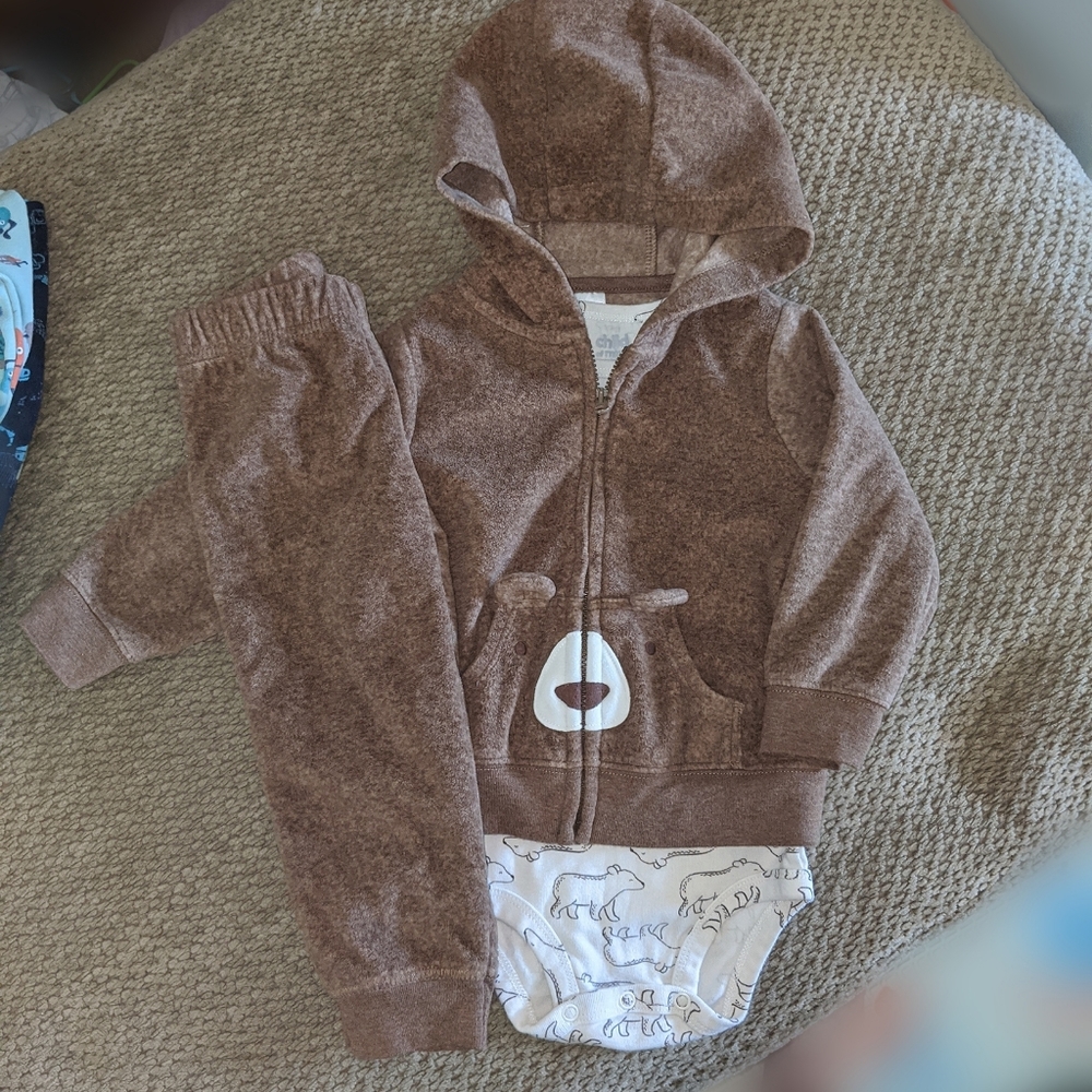BOGO**3pc Carter's 18m Boys Outfit